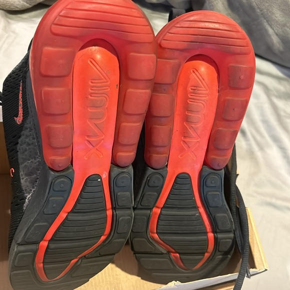 Nike - Picture 4 of 9